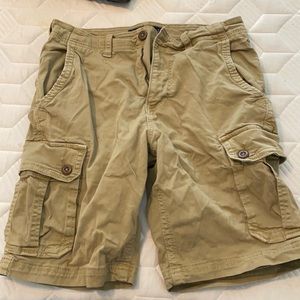 Men’s cargo shorts size 32